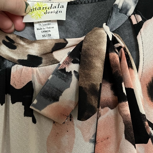 🇨🇦 Mandala Designs Long sleeved dress size xs - Picture 3 of 8